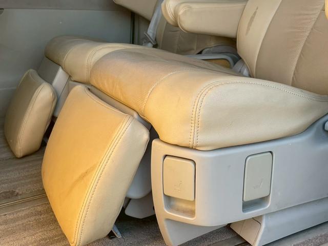 エスティマ ２．４アエラス　Ｇエディション　ナビ／テレビ／ＥＴＣ／両側電動スライドドア／スマートプッシュスタート／オートライト／電格ミラー／パワーウィンドウ／パワーステアリング／シシガーソケット／純正アルミホイール（28枚目）