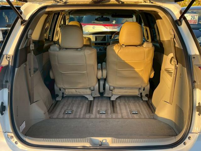 エスティマ ２．４アエラス　Ｇエディション　ナビ／テレビ／ＥＴＣ／両側電動スライドドア／スマートプッシュスタート／オートライト／電格ミラー／パワーウィンドウ／パワーステアリング／シシガーソケット／純正アルミホイール（32枚目）