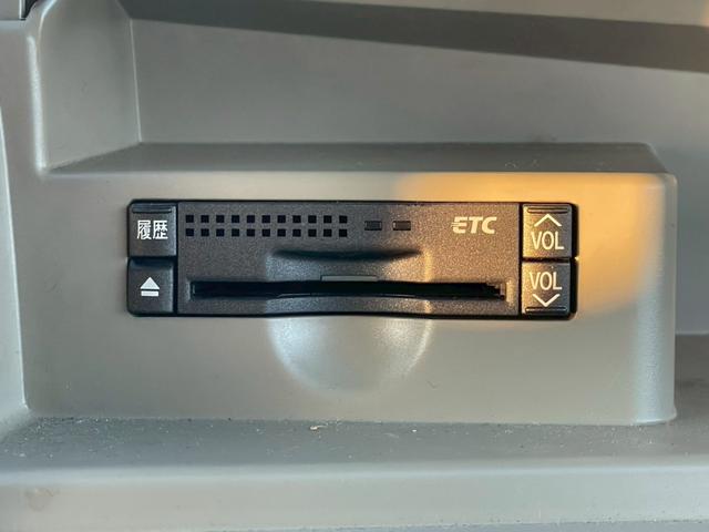 エスティマ ２．４アエラス　Ｇエディション　ナビ／テレビ／ＥＴＣ／両側電動スライドドア／スマートプッシュスタート／オートライト／電格ミラー／パワーウィンドウ／パワーステアリング／シシガーソケット／純正アルミホイール（43枚目）