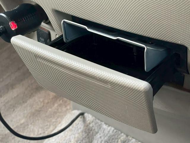 エスティマ ２．４アエラス　Ｇエディション　ナビ／テレビ／ＥＴＣ／両側電動スライドドア／スマートプッシュスタート／オートライト／電格ミラー／パワーウィンドウ／パワーステアリング／シシガーソケット／純正アルミホイール（46枚目）