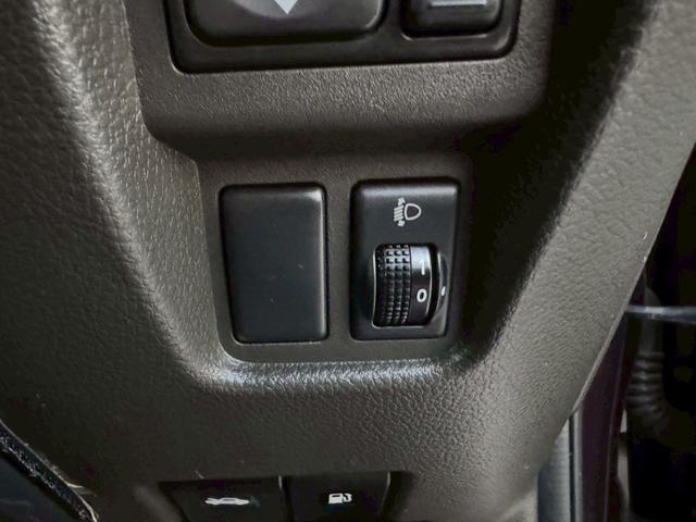 キューブ １５Ｘ　ナビ／テレビ／Ｂｌｕｅｔｏｏｔｈ／デジタルインナーミラー／ＥＴＣ／マニュアルエアコン／シガーソケット／電格ミラー／レベライザー／パワーウィンドウ／パワーステアリング／社外アルミホイール（33枚目）