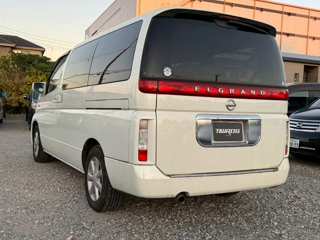 エルグランド Ｖ　７０ｔｈ－ＩＩ　片側電動スライドドア／両側スライドドア／ワンセグＴＶ／純正１６インチアルミホイール／ＥＴＣ／スマートキー／オートマニュアルエアコン／運転席助手席エアバック／（11枚目）