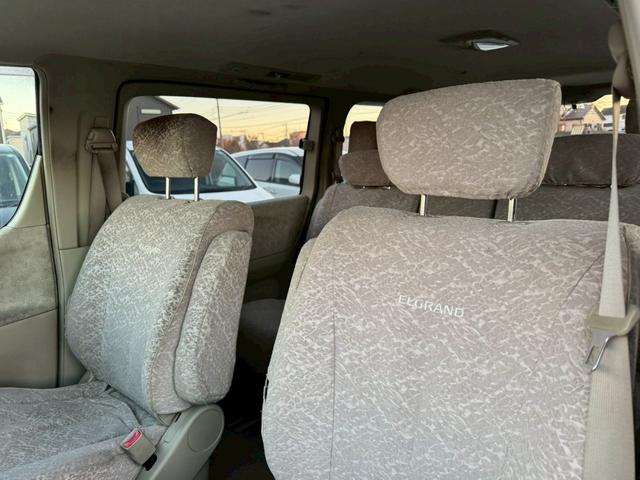 エルグランド Ｖ　７０ｔｈ－ＩＩ　片側電動スライドドア／両側スライドドア／ワンセグＴＶ／純正１６インチアルミホイール／ＥＴＣ／スマートキー／オートマニュアルエアコン／運転席助手席エアバック／（22枚目）