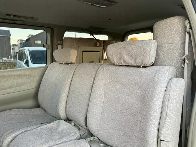 エルグランド Ｖ　７０ｔｈ－ＩＩ　片側電動スライドドア／両側スライドドア／ワンセグＴＶ／純正１６インチアルミホイール／ＥＴＣ／スマートキー／オートマニュアルエアコン／運転席助手席エアバック／（28枚目）