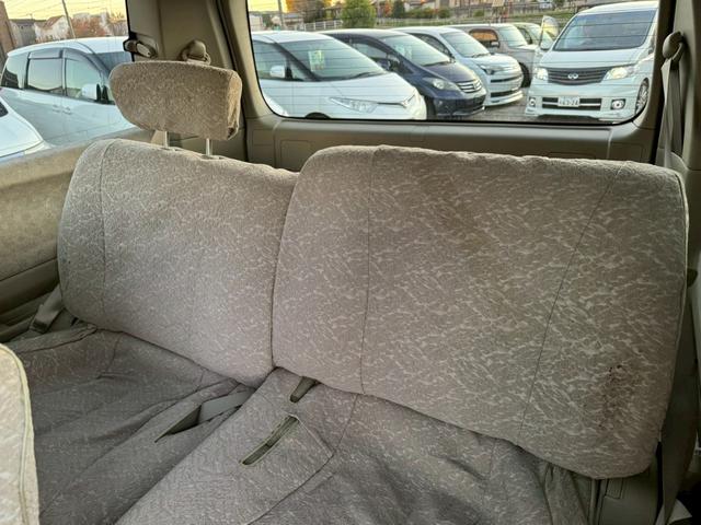 エルグランド Ｖ　７０ｔｈ－ＩＩ　片側電動スライドドア／両側スライドドア／ワンセグＴＶ／純正１６インチアルミホイール／ＥＴＣ／スマートキー／オートマニュアルエアコン／運転席助手席エアバック／（30枚目）