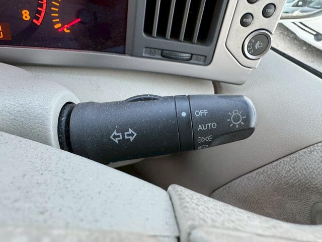 エルグランド Ｖ　７０ｔｈ－ＩＩ　片側電動スライドドア／両側スライドドア／ワンセグＴＶ／純正１６インチアルミホイール／ＥＴＣ／スマートキー／オートマニュアルエアコン／運転席助手席エアバック／（36枚目）