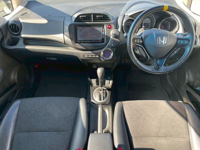 フィットシャトルハイブリッド ハイブリッド・スマートセレクションクールエディション ナビ/テレビ/Bモニター/Bluetooth/ETC/ドライブレコーダー/シートヒーター/横滑り防止/パドルシフト/オートライト/シガーソケット/パワーウィンドウ/社外アルミ(15枚目)