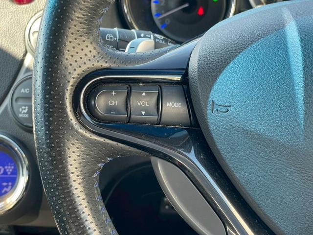 フィットシャトルハイブリッド ハイブリッド・スマートセレクションクールエディション ナビ/テレビ/Bモニター/Bluetooth/ETC/ドライブレコーダー/シートヒーター/横滑り防止/パドルシフト/オートライト/シガーソケット/パワーウィンドウ/社外アルミ(42枚目)