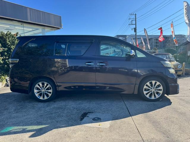 ヴェルファイア ２．４Ｚ　プラチナセレクションＩＩ　タイプゴールド　ナビ／Ｂモニター／両側電動スライドドア／ＥＴＣ／ドライブレコーダー／スマートプッシュスタート／横滑り防止／オートライト／電格ミラー／パワーウィンドウ／純正アルミホイール（8枚目）