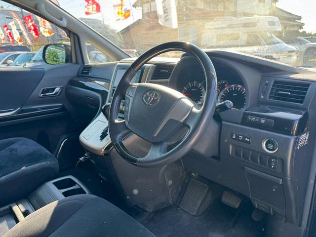 ヴェルファイア ２．４Ｚ　プラチナセレクションＩＩ　タイプゴールド　ナビ／Ｂモニター／両側電動スライドドア／ＥＴＣ／ドライブレコーダー／スマートプッシュスタート／横滑り防止／オートライト／電格ミラー／パワーウィンドウ／純正アルミホイール（21枚目）