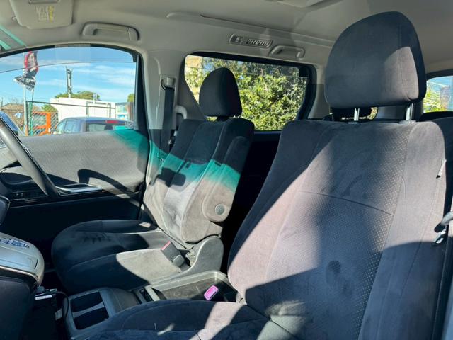 ヴェルファイア ２．４Ｚ　プラチナセレクションＩＩ　タイプゴールド　ナビ／Ｂモニター／両側電動スライドドア／ＥＴＣ／ドライブレコーダー／スマートプッシュスタート／横滑り防止／オートライト／電格ミラー／パワーウィンドウ／純正アルミホイール（24枚目）