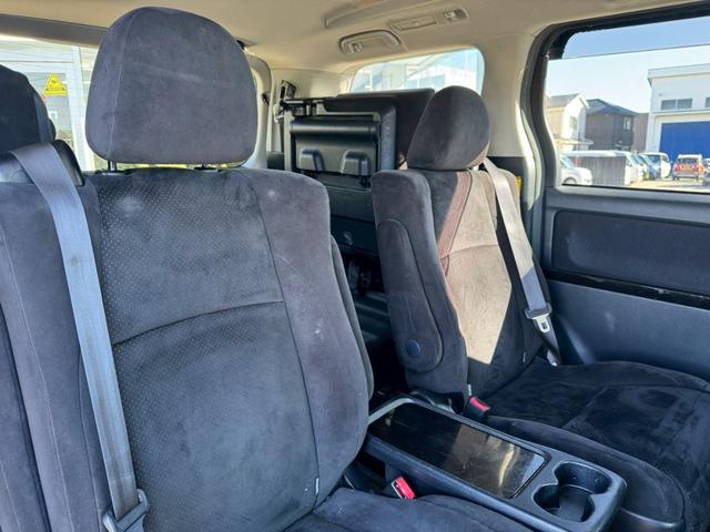 ヴェルファイア ２．４Ｚ　プラチナセレクションＩＩ　タイプゴールド　ナビ／Ｂモニター／両側電動スライドドア／ＥＴＣ／ドライブレコーダー／スマートプッシュスタート／横滑り防止／オートライト／電格ミラー／パワーウィンドウ／純正アルミホイール（25枚目）