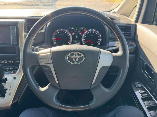 ヴェルファイア ２．４Ｚ　プラチナセレクションＩＩ　タイプゴールド　ナビ／Ｂモニター／両側電動スライドドア／ＥＴＣ／ドライブレコーダー／スマートプッシュスタート／横滑り防止／オートライト／電格ミラー／パワーウィンドウ／純正アルミホイール（31枚目）