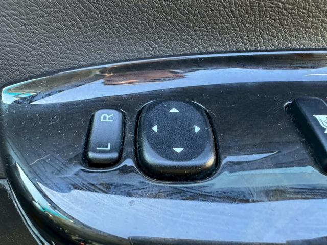 ヴェルファイア ２．４Ｚ　プラチナセレクションＩＩ　タイプゴールド　ナビ／Ｂモニター／両側電動スライドドア／ＥＴＣ／ドライブレコーダー／スマートプッシュスタート／横滑り防止／オートライト／電格ミラー／パワーウィンドウ／純正アルミホイール（42枚目）