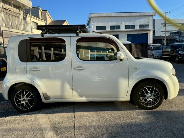 キューブ １５Ｘ　Ｍセレクション　社外ナビ／社外１５インチアルミホイール／ＨＩＤヘッドライト／マニュアルエアコン／ＥＴＣ／スマートキー／プッシュスタート／スペアキー／運転席助手席エアバック／ユーザー買取車（8枚目）