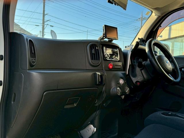 キューブ １５Ｘ　Ｍセレクション　社外ナビ／社外１５インチアルミホイール／ＨＩＤヘッドライト／マニュアルエアコン／ＥＴＣ／スマートキー／プッシュスタート／スペアキー／運転席助手席エアバック／ユーザー買取車（21枚目）