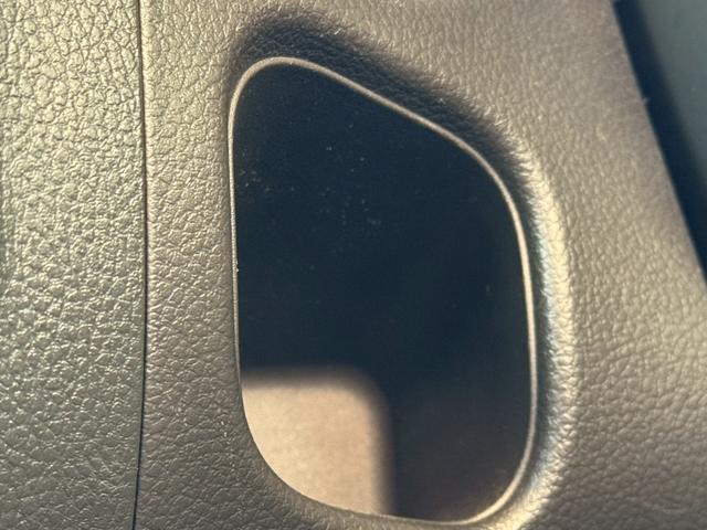 キューブ １５Ｘ　Ｍセレクション　社外ナビ／社外１５インチアルミホイール／ＨＩＤヘッドライト／マニュアルエアコン／ＥＴＣ／スマートキー／プッシュスタート／スペアキー／運転席助手席エアバック／ユーザー買取車（40枚目）