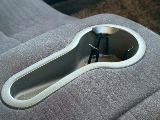 キューブ １５Ｘ　Ｍセレクション　社外ナビ／社外１５インチアルミホイール／ＨＩＤヘッドライト／マニュアルエアコン／ＥＴＣ／スマートキー／プッシュスタート／スペアキー／運転席助手席エアバック／ユーザー買取車（42枚目）