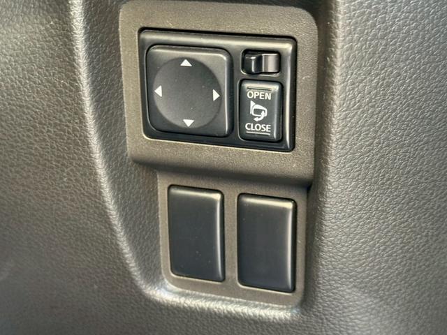 キューブ １５Ｘ　Ｍセレクション　社外ナビ／社外１５インチアルミホイール／ＨＩＤヘッドライト／マニュアルエアコン／ＥＴＣ／スマートキー／プッシュスタート／スペアキー／運転席助手席エアバック／ユーザー買取車（43枚目）