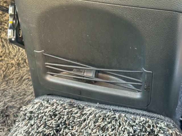 キューブ １５Ｘ　Ｍセレクション　社外ナビ／社外１５インチアルミホイール／ＨＩＤヘッドライト／マニュアルエアコン／ＥＴＣ／スマートキー／プッシュスタート／スペアキー／運転席助手席エアバック／ユーザー買取車（48枚目）