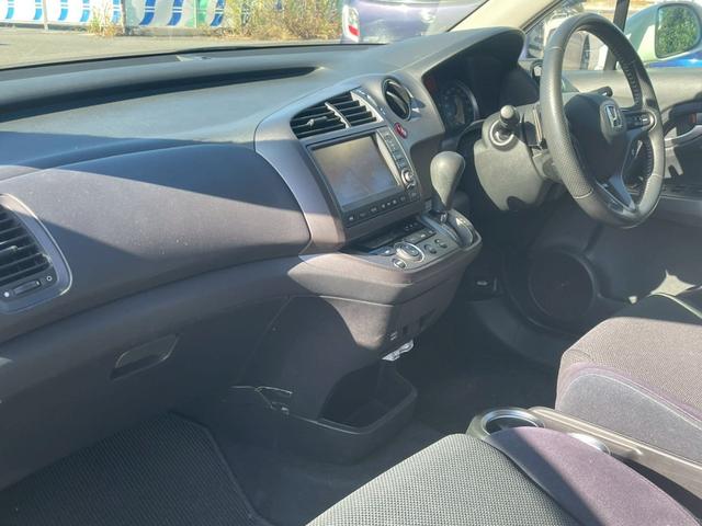 ストリーム ＲＳＺ　ナビ／Ｂモニター／ＥＴＣ／パドルシフト／クルーズコントロール／オートライト／電格ミラー／パワーウィンドウ／パワーステアリング／シガーソケット／スペアキー／純正アルミホイール（20枚目）