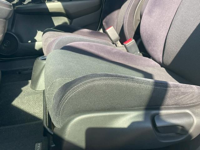 ストリーム ＲＳＺ　ナビ／Ｂモニター／ＥＴＣ／パドルシフト／クルーズコントロール／オートライト／電格ミラー／パワーウィンドウ／パワーステアリング／シガーソケット／スペアキー／純正アルミホイール（23枚目）