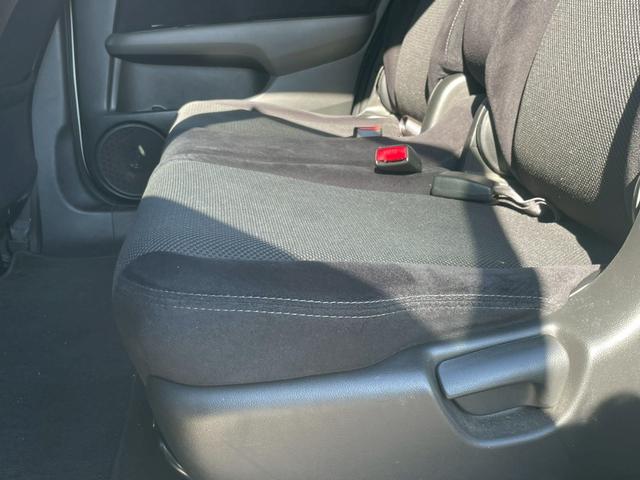 ストリーム ＲＳＺ　ナビ／Ｂモニター／ＥＴＣ／パドルシフト／クルーズコントロール／オートライト／電格ミラー／パワーウィンドウ／パワーステアリング／シガーソケット／スペアキー／純正アルミホイール（28枚目）