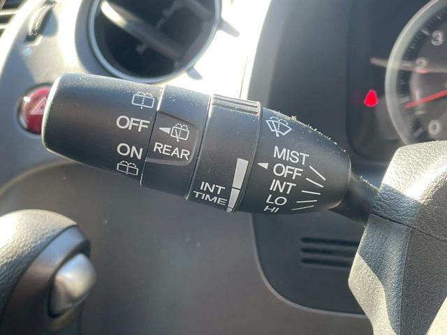 ストリーム ＲＳＺ　ナビ／Ｂモニター／ＥＴＣ／パドルシフト／クルーズコントロール／オートライト／電格ミラー／パワーウィンドウ／パワーステアリング／シガーソケット／スペアキー／純正アルミホイール（42枚目）