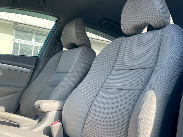 インサイト ＬＳ　ナビ／テレビ／Ｂモニター／ＥＴＣ／パドルシフト／横滑り防止／オートエアコン／オートライト／電格ミラー／パワーウィンドウ／シガーソケット／スペアキー／純正アルミホイール（22枚目）