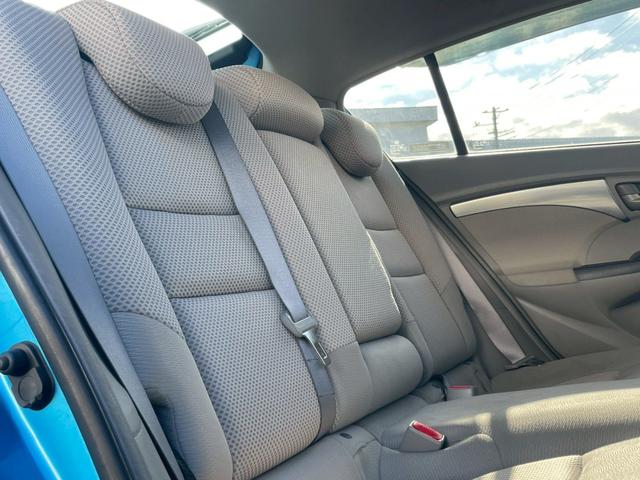 インサイト ＬＳ　ナビ／テレビ／Ｂモニター／ＥＴＣ／パドルシフト／横滑り防止／オートエアコン／オートライト／電格ミラー／パワーウィンドウ／シガーソケット／スペアキー／純正アルミホイール（24枚目）