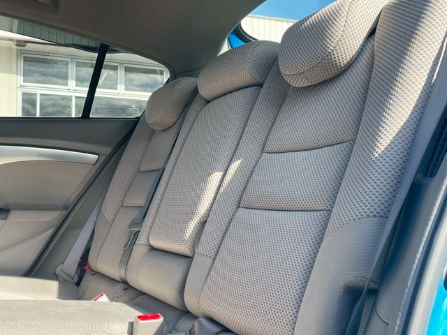 インサイト ＬＳ　ナビ／テレビ／Ｂモニター／ＥＴＣ／パドルシフト／横滑り防止／オートエアコン／オートライト／電格ミラー／パワーウィンドウ／シガーソケット／スペアキー／純正アルミホイール（27枚目）