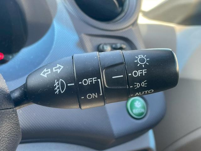 インサイト ＬＳ　ナビ／テレビ／Ｂモニター／ＥＴＣ／パドルシフト／横滑り防止／オートエアコン／オートライト／電格ミラー／パワーウィンドウ／シガーソケット／スペアキー／純正アルミホイール（38枚目）