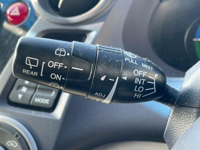 インサイト ＬＳ　ナビ／テレビ／Ｂモニター／ＥＴＣ／パドルシフト／横滑り防止／オートエアコン／オートライト／電格ミラー／パワーウィンドウ／シガーソケット／スペアキー／純正アルミホイール（39枚目）