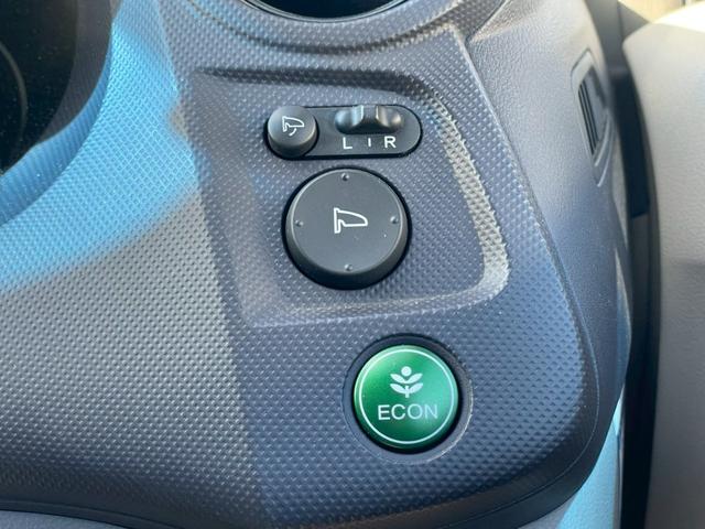 インサイト ＬＳ　ナビ／テレビ／Ｂモニター／ＥＴＣ／パドルシフト／横滑り防止／オートエアコン／オートライト／電格ミラー／パワーウィンドウ／シガーソケット／スペアキー／純正アルミホイール（43枚目）