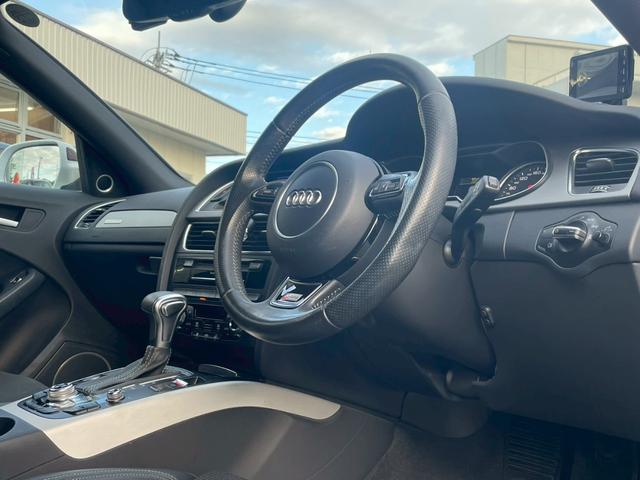 A4アバント 2.0TFSIクワトロスポーツ Sラインパッケージ サンルーフ/ナビ/Bモニター/Bluetooth/ETC/ドライブレコーダー/パドルシフト/クルーズコントロール/パワーシート/ハーフレザー/オートライト/スペアキー/純正アルミホイール(17枚目)