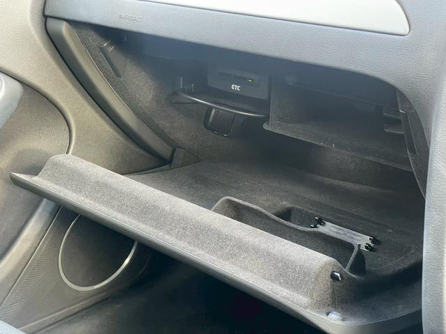 A4アバント 2.0TFSIクワトロスポーツ Sラインパッケージ サンルーフ/ナビ/Bモニター/Bluetooth/ETC/ドライブレコーダー/パドルシフト/クルーズコントロール/パワーシート/ハーフレザー/オートライト/スペアキー/純正アルミホイール(52枚目)