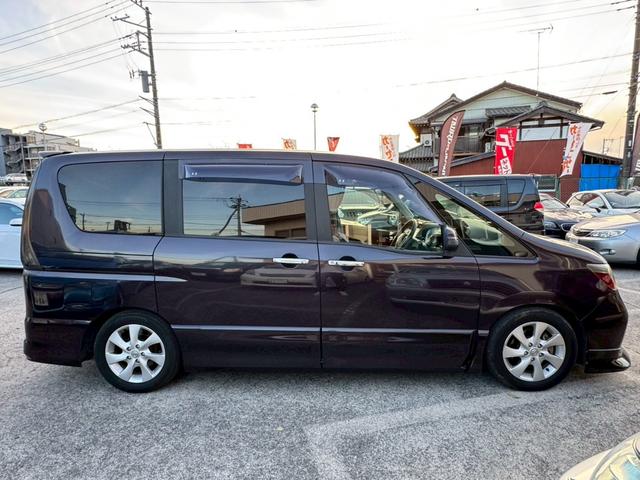 セレナ ハイウェイスター　Ｖセレクション　社外エアロ／バックカメラ／フルセグＴＶ／フリップダウンモニター／純正アルミホイール／ＬＥＤヘッドライト／ＥＴＣ／社外マフラー／社外車高調／タワーバー／シーケンシャルウインカー／レーダー／社外グリル（9枚目）