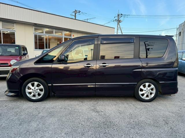 セレナ ハイウェイスター　Ｖセレクション　社外エアロ／バックカメラ／フルセグＴＶ／フリップダウンモニター／純正アルミホイール／ＬＥＤヘッドライト／ＥＴＣ／社外マフラー／社外車高調／タワーバー／シーケンシャルウインカー／レーダー／社外グリル（13枚目）