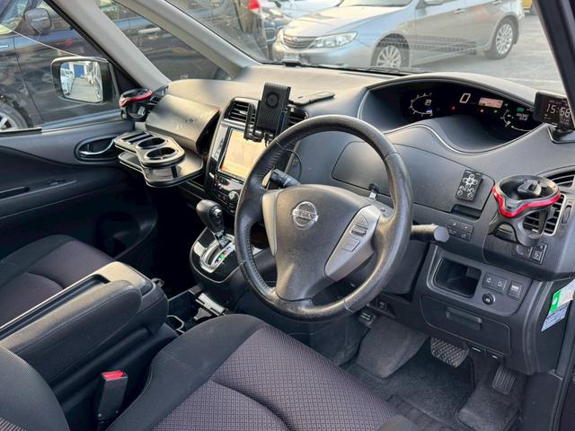 セレナ ハイウェイスター　Ｖセレクション　社外エアロ／バックカメラ／フルセグＴＶ／フリップダウンモニター／純正アルミホイール／ＬＥＤヘッドライト／ＥＴＣ／社外マフラー／社外車高調／タワーバー／シーケンシャルウインカー／レーダー／社外グリル（17枚目）