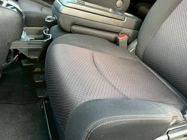 セレナ ハイウェイスター　Ｖセレクション　社外エアロ／バックカメラ／フルセグＴＶ／フリップダウンモニター／純正アルミホイール／ＬＥＤヘッドライト／ＥＴＣ／社外マフラー／社外車高調／タワーバー／シーケンシャルウインカー／レーダー／社外グリル（24枚目）