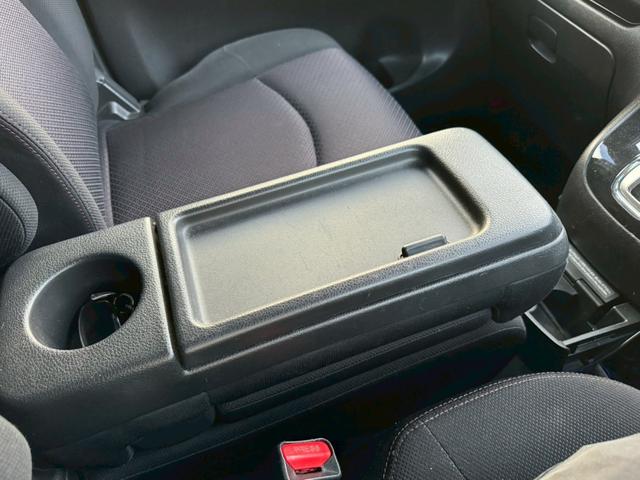 セレナ ハイウェイスター　Ｖセレクション　社外エアロ／バックカメラ／フルセグＴＶ／フリップダウンモニター／純正アルミホイール／ＬＥＤヘッドライト／ＥＴＣ／社外マフラー／社外車高調／タワーバー／シーケンシャルウインカー／レーダー／社外グリル（48枚目）