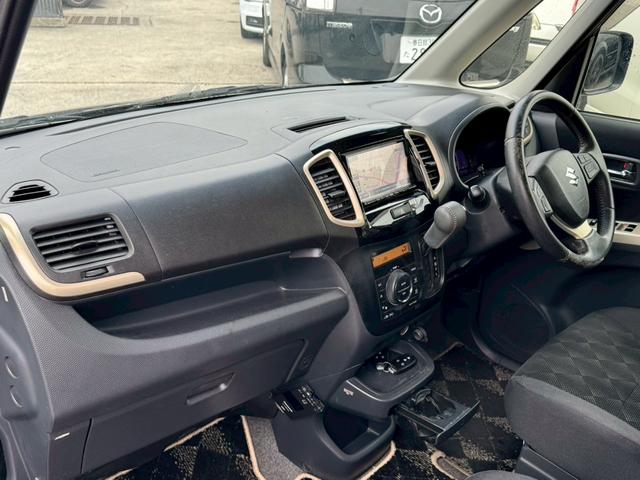 ソリオバンディット Ｊスタイル　社外ナビ／バックカメラ／両側電動スライドドア／ＴＶ／ＨＩＤヘッドライト／社外１５インチアルミホイール／オートマニュアルエアコン／ＥＴＣ　／スマートキー／プッシュスタート（19枚目）