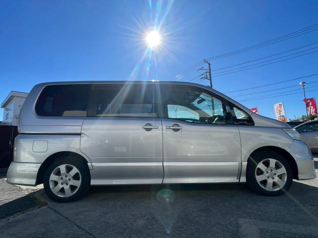 セレナ ハイウェイスター Vセレクション ナビ/テレビ/フリップダウンモニター/ETC/両側電動スライドドア/オートエアコン/電動格納ミラー/パワーウィンドウ/パワーステアリング/シガーソケット/純正アルミホイール(8枚目)