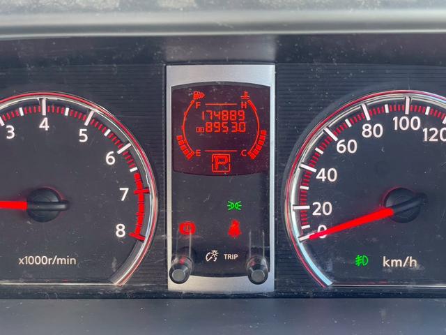 セレナ ハイウェイスター Vセレクション ナビ/テレビ/フリップダウンモニター/ETC/両側電動スライドドア/オートエアコン/電動格納ミラー/パワーウィンドウ/パワーステアリング/シガーソケット/純正アルミホイール(34枚目)