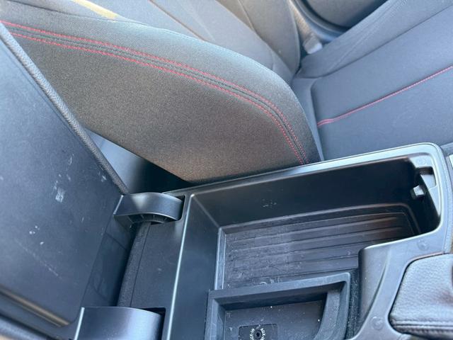 １シリーズ １１６ｉ　スポーツ　ＥＴＣ／スペアキー／スマートプッシュスタート／オートエアコン／オートライト／パワーウィンドウ／パワーステアリング／エアバック／ドリンクホルダー／純正アルミホイール（38枚目）