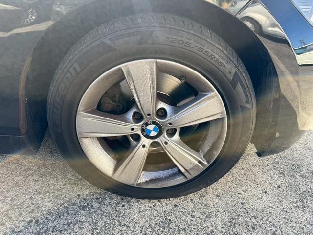 １シリーズ １１６ｉ　スポーツ　ＥＴＣ／スペアキー／スマートプッシュスタート／オートエアコン／オートライト／パワーウィンドウ／パワーステアリング／エアバック／ドリンクホルダー／純正アルミホイール（41枚目）