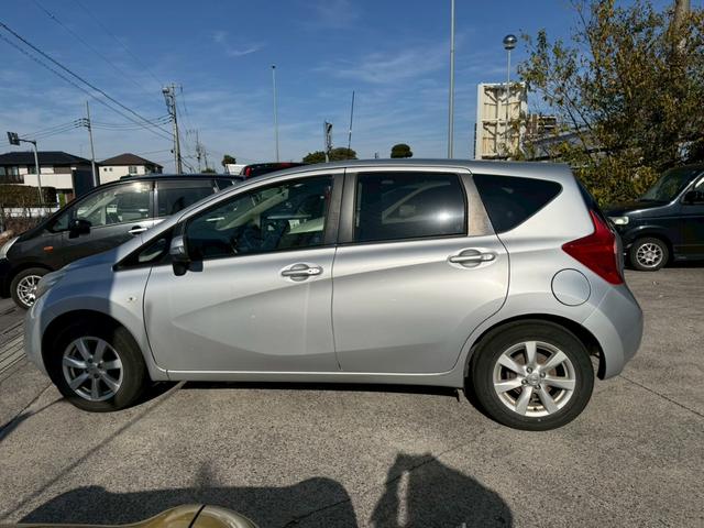 ノート Ｘ　ＤＩＧ－Ｓ　ユーザー買取車／バックカメラ／ＴＶ／純正１５インチアルミホイール／ＨＩＤヘッドライト／ＥＴＣ／スマートキー／プッシュスタート／スペアキー／オートマニュアルエアコン（12枚目）