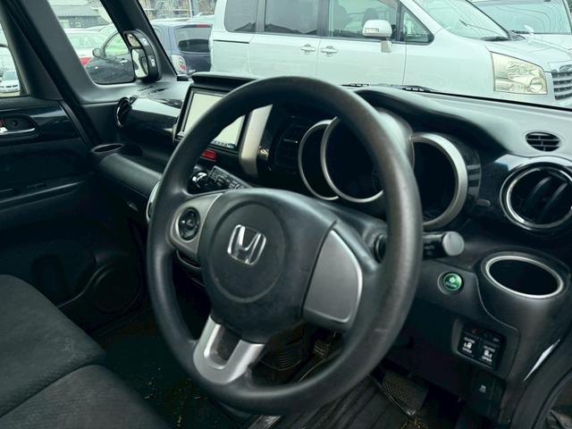 N-BOXカスタム G・Lパッケージ ユーザー買取車/ナビ/両側電動スライドドア/スマートキー/プッシュスタート/純正14インチアルミホイール/HIDヘッドライト/運転席助手席エアバック/スペアキー(16枚目)