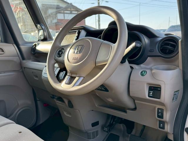 Ｎ－ＢＯＸ Ｇ・Ｌパッケージ　ナビ　バックモニター　オートエアコン　　ＥＴＣ　アクセサリーソケット　レベライザー　　パワースライドドア　電動格納ドアミラー　パワーステアリング　パワーウィンドウ　バイザー（16枚目）