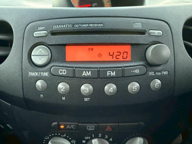 エッセ Ｘスペシャル　ラジオ／マニュアルエアコン／レベライザー／シガーソケット／パワーウィンドウ／パワーステアリング／運転席エアバック／助手席エアバック／スマートキー／バイザー／リアワイパー（32枚目）